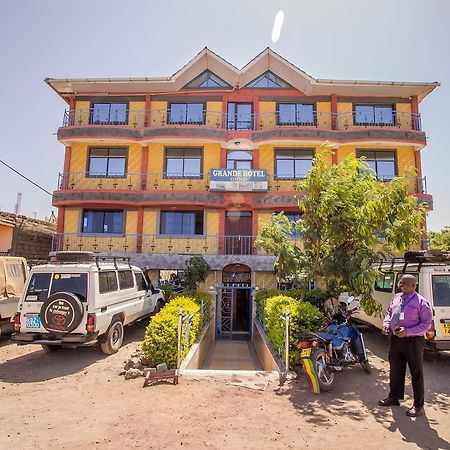 Grande Hotel Isiolo Bagian luar foto
