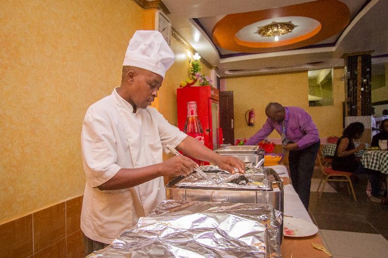 Grande Hotel Isiolo Bagian luar foto