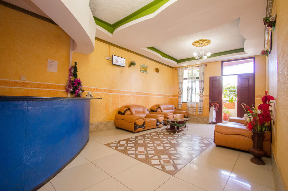 Grande Hotel Isiolo Bagian luar foto