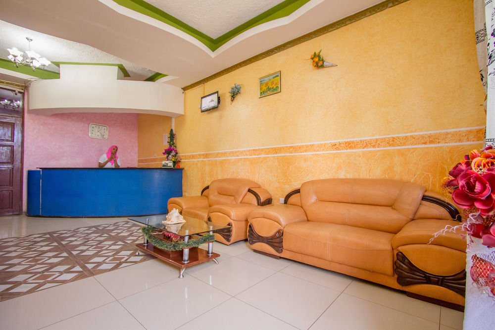 Grande Hotel Isiolo Bagian luar foto