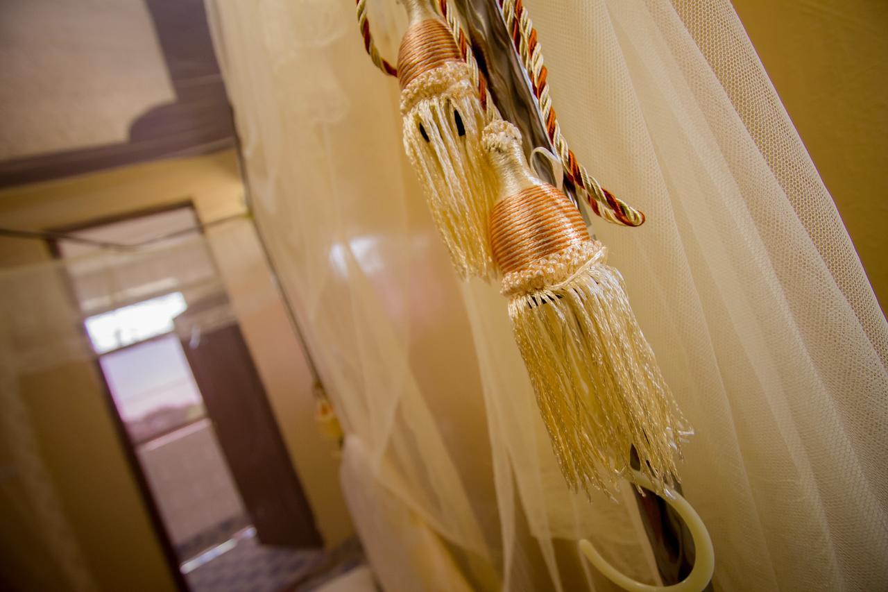 Grande Hotel Isiolo Bagian luar foto
