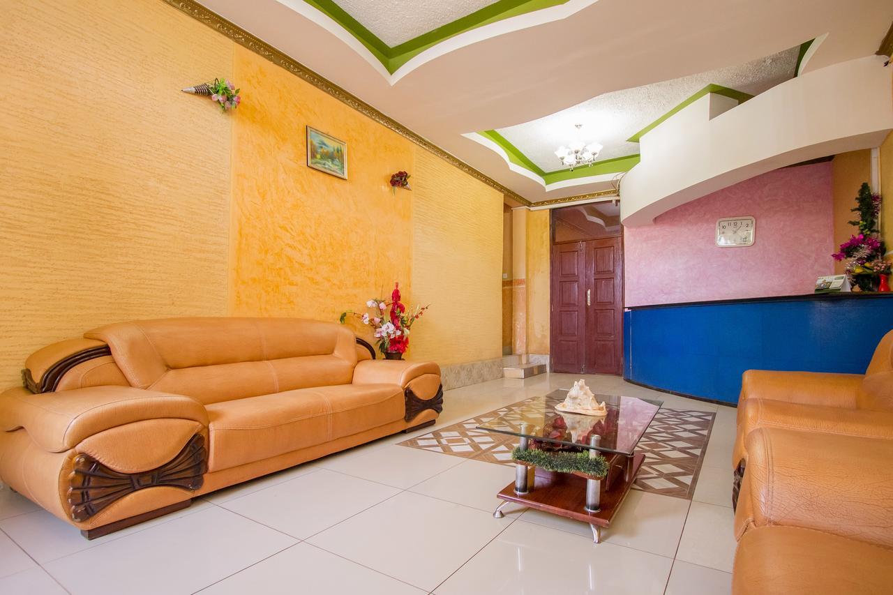Grande Hotel Isiolo Bagian luar foto