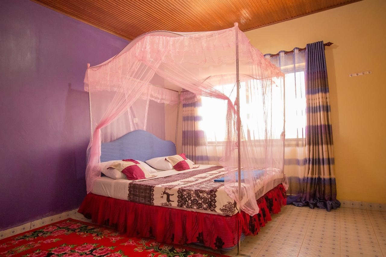 Grande Hotel Isiolo Bagian luar foto