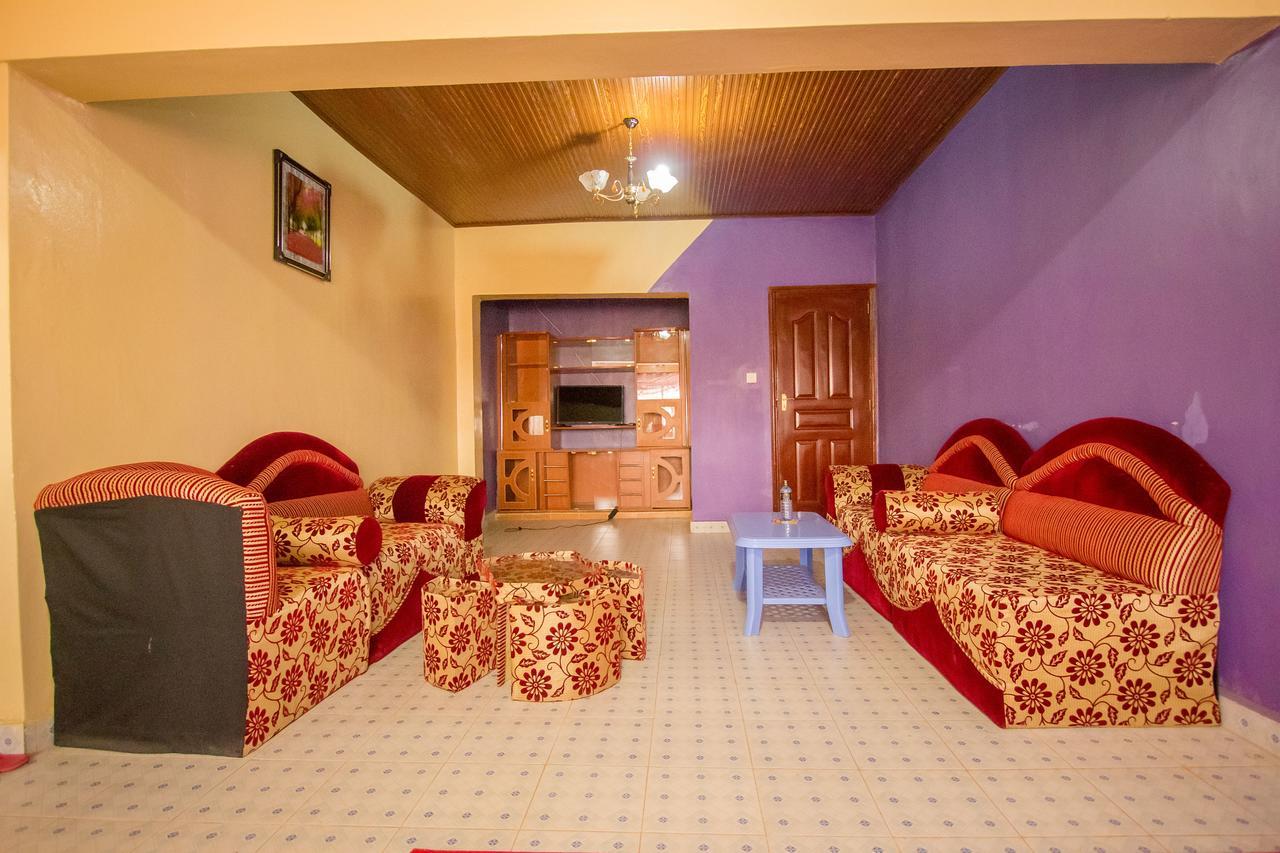 Grande Hotel Isiolo Bagian luar foto