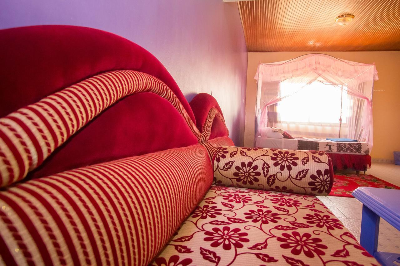 Grande Hotel Isiolo Bagian luar foto