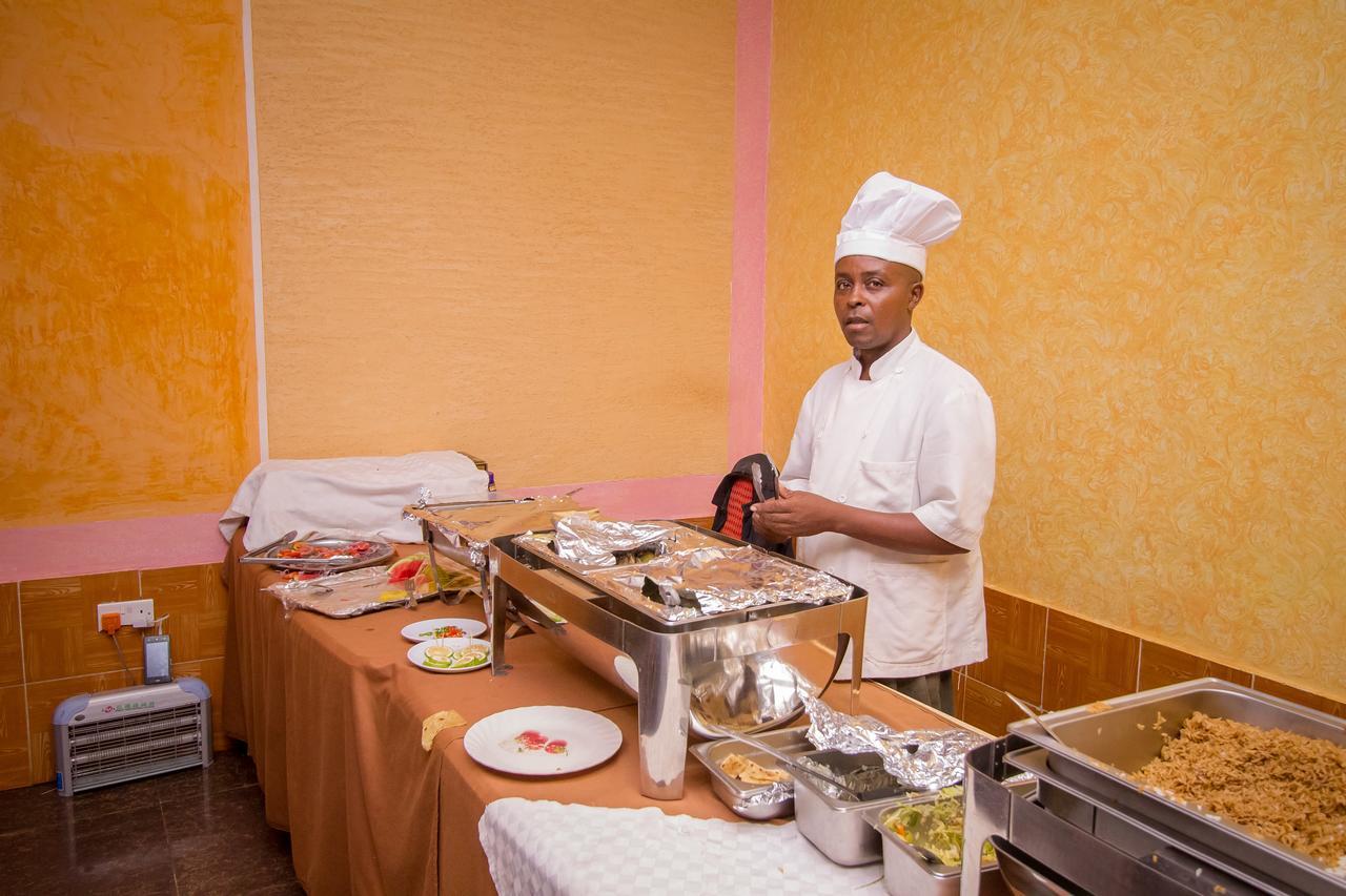 Grande Hotel Isiolo Bagian luar foto