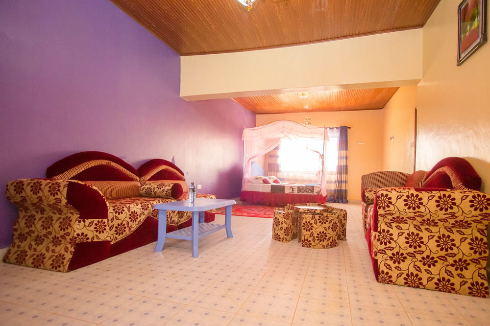 Grande Hotel Isiolo Bagian luar foto